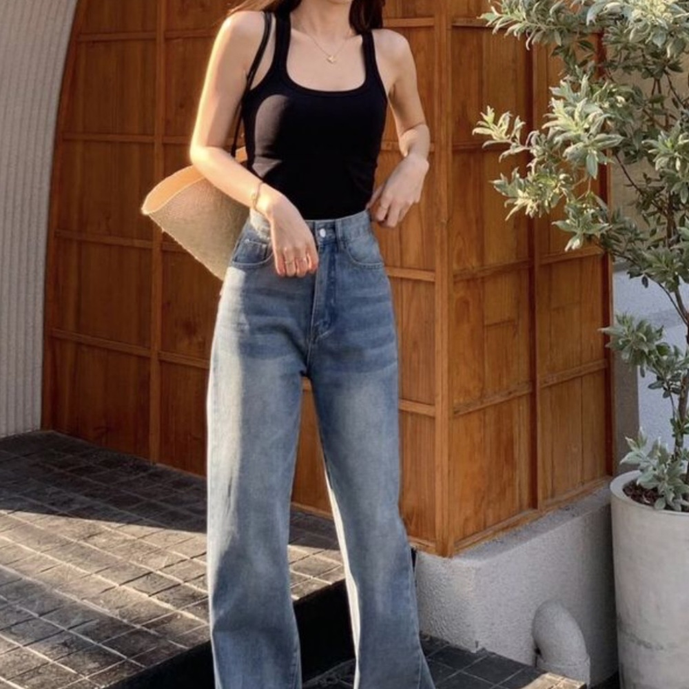 Pretty Little Thing Black Ribbed Women's Crop Top
